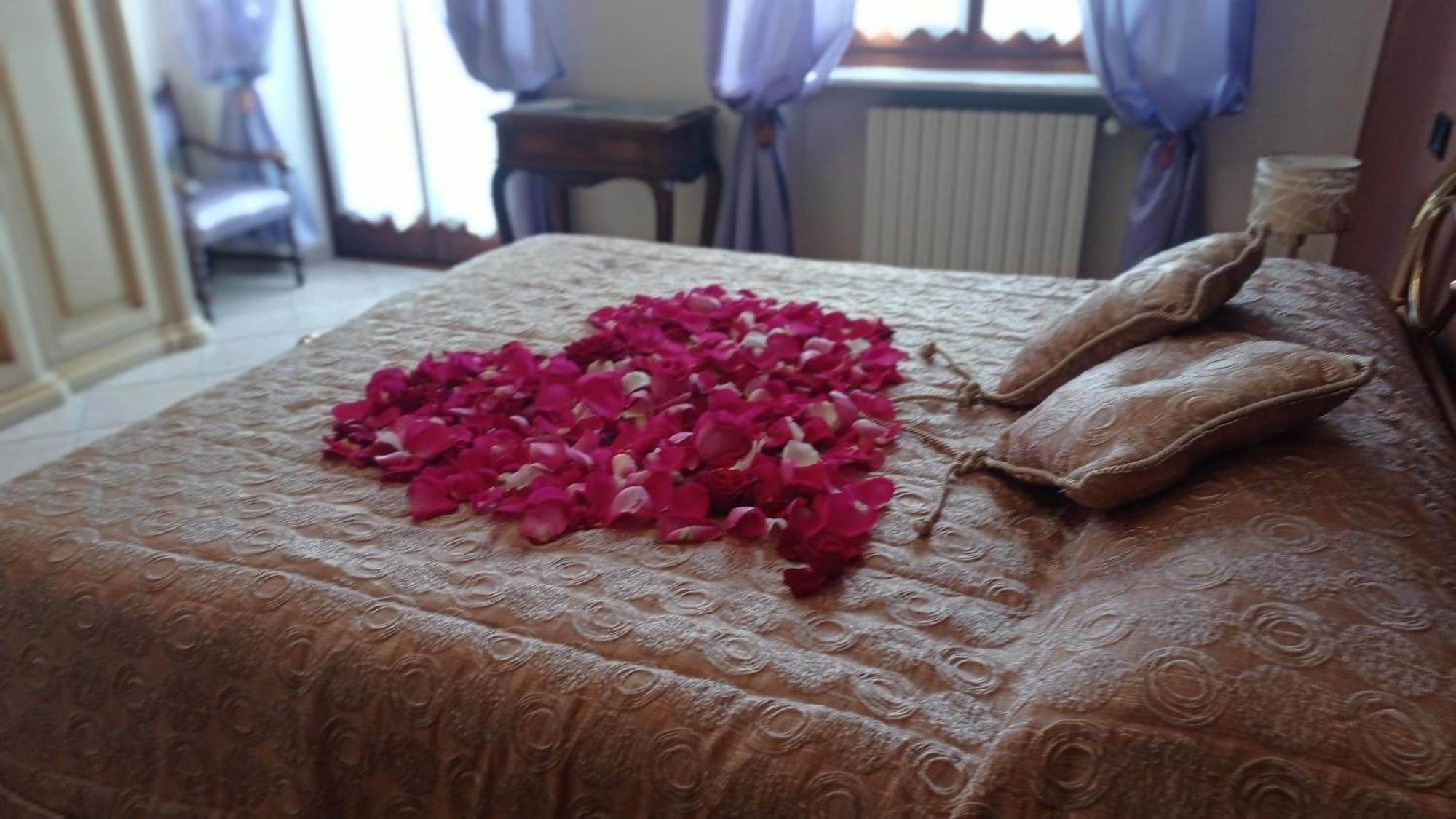 La Casa Dei Masue' Guest House Alba  Luaran gambar