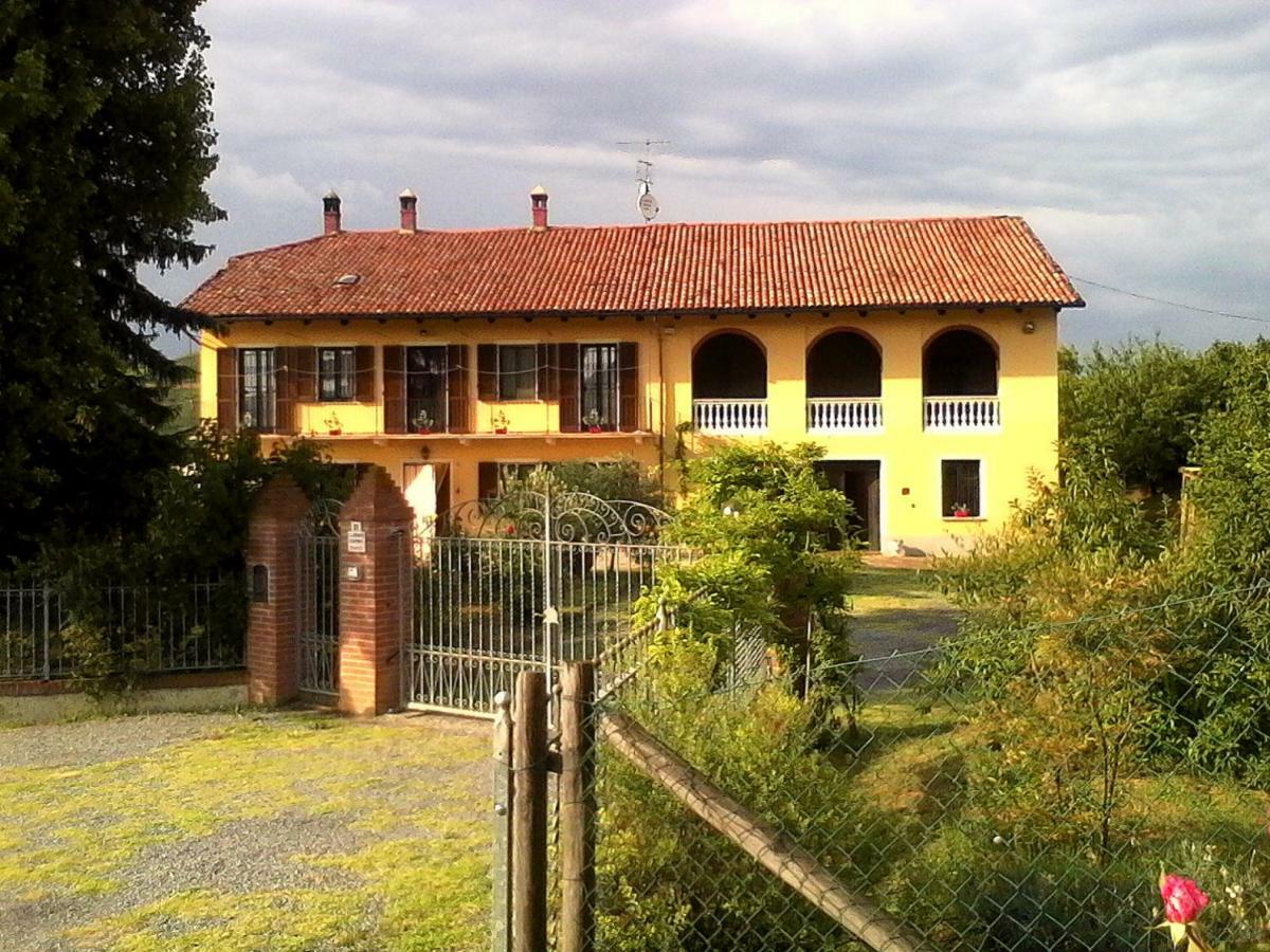 La Casa Dei Masue' Guest House Alba  Luaran gambar